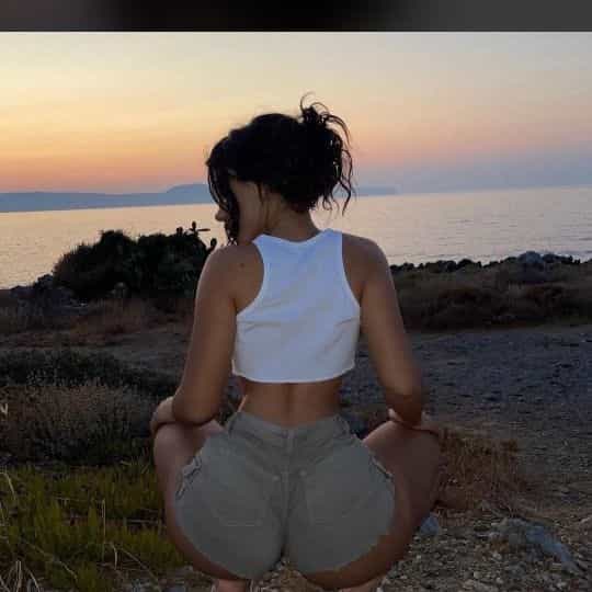 Türbanlı Hatun🌍