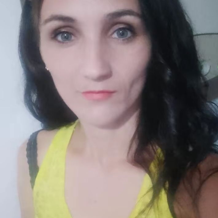 Roxy Pync from RO on Tango Live