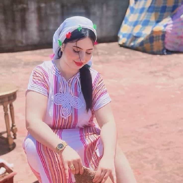 فلآحـه صـغـ🍭ـننه هآيجـه