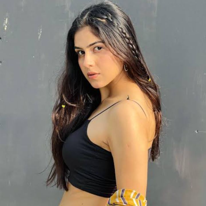 Monalisha from IN on Tango Live