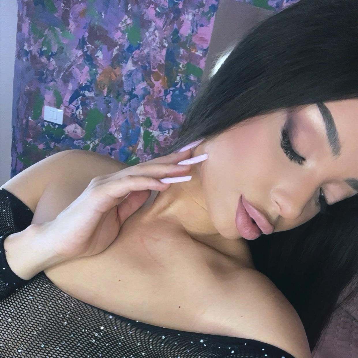 IssabelleMely on Tango Live