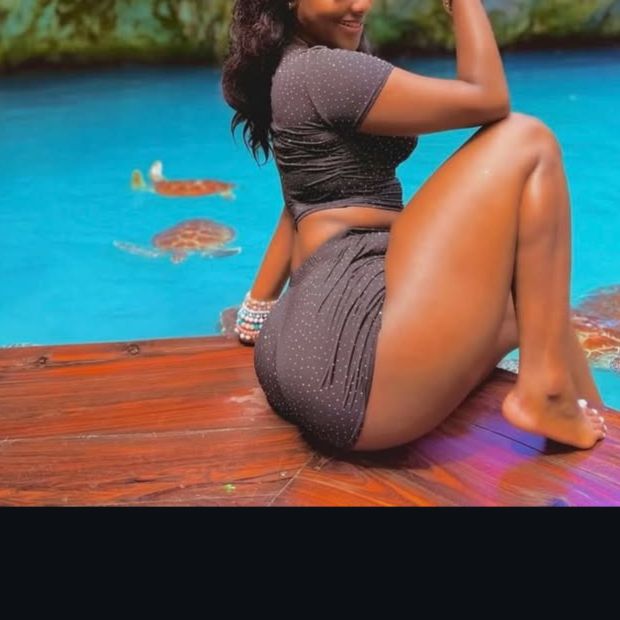 Chloe🥵🍑 on Tango Live