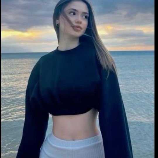 Esra30 from AZ on Tango Live