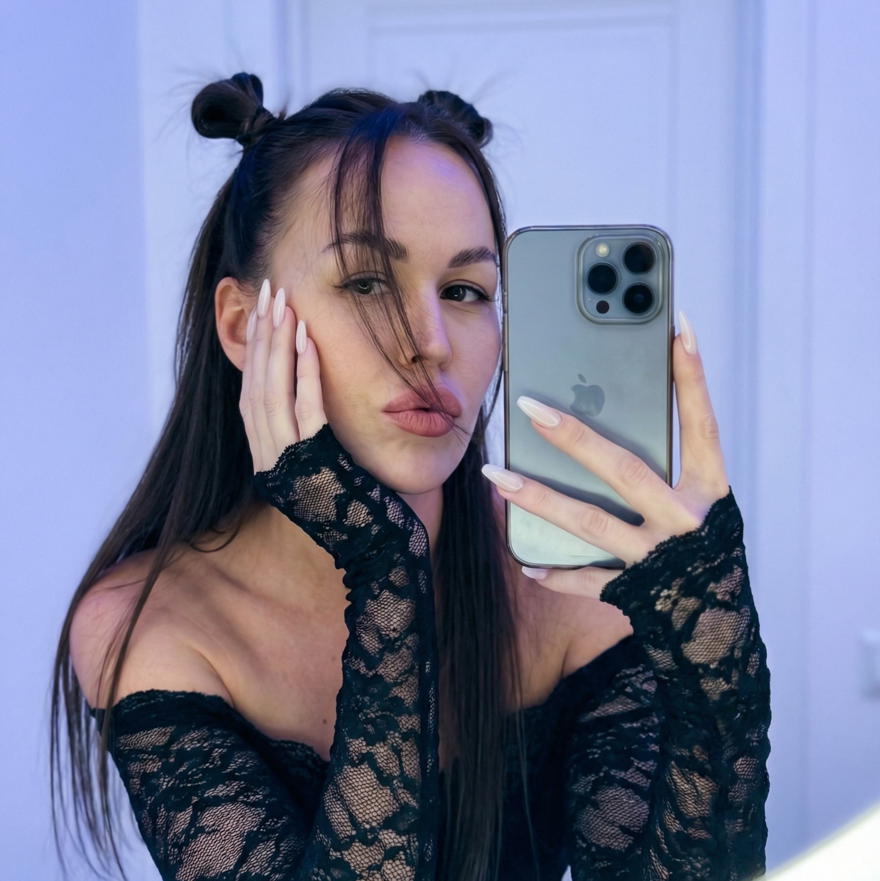 Agata Shy⁶⁹ from RU on Tango Live