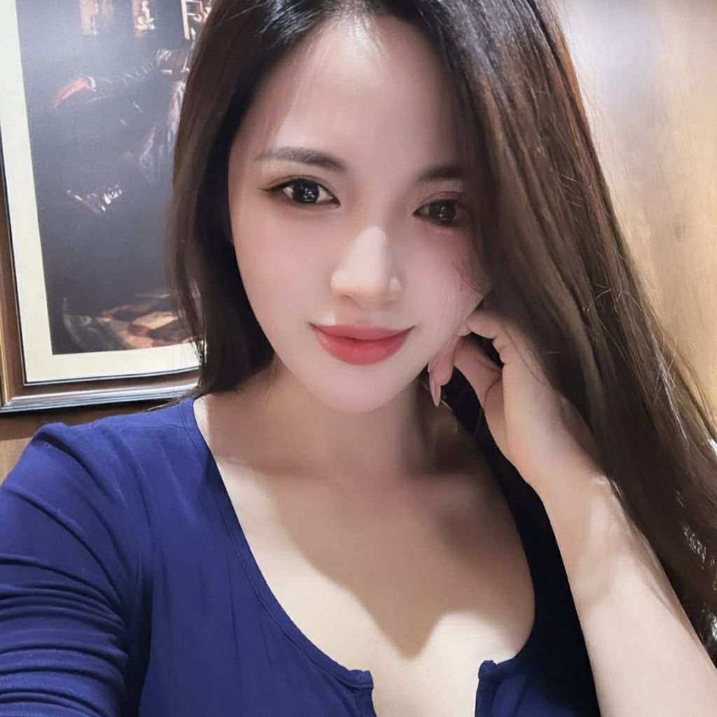 Ly ly🍓 from VN on Tango Live