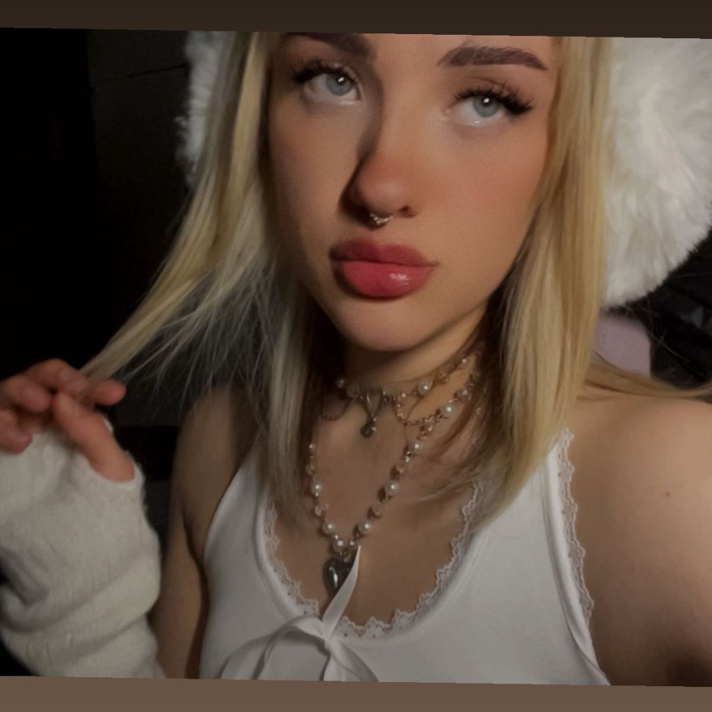 Mia from PL on Tango Live