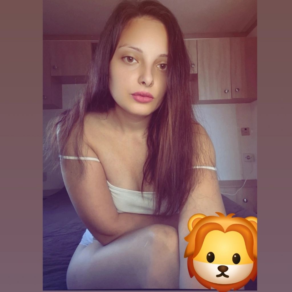 Alexya from RO on Tango Live