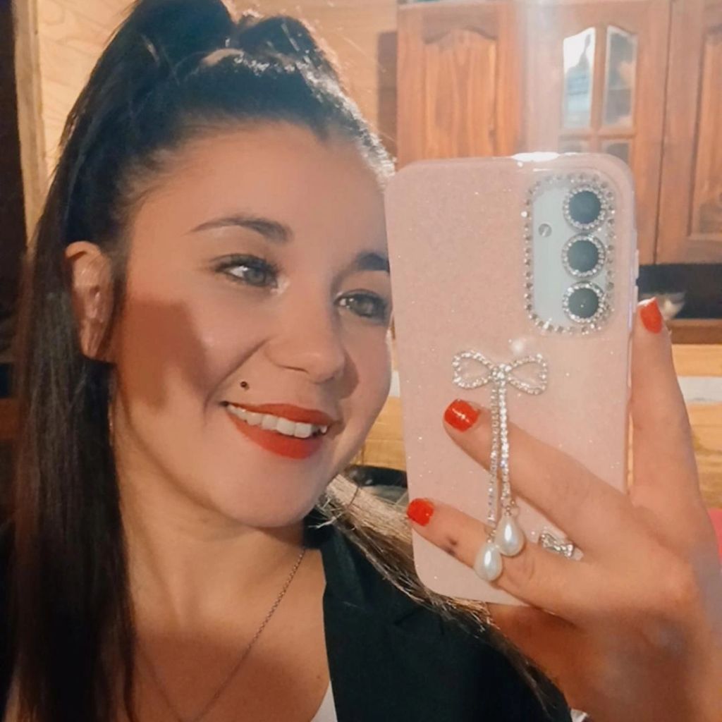 Iaruuu15 from AR on Tango Live