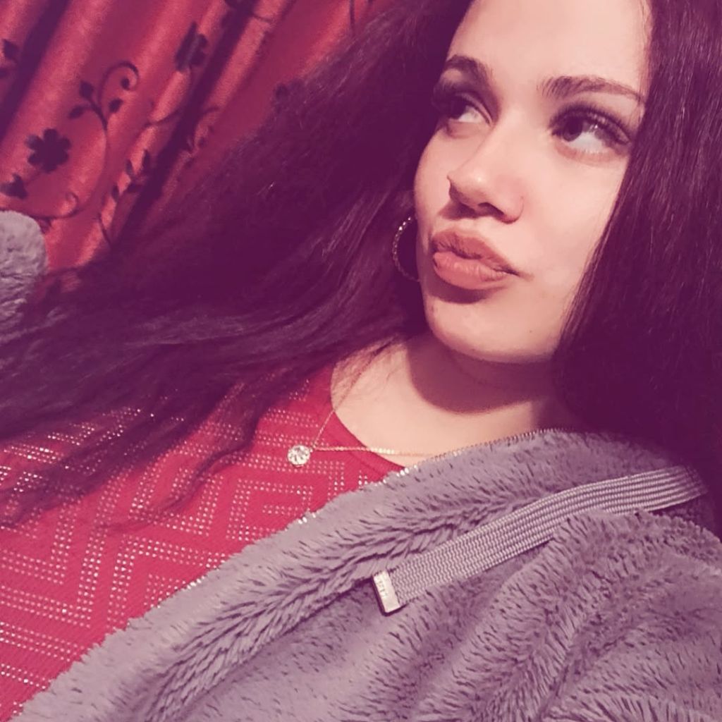 Elenutza😘 from RO on Tango Live