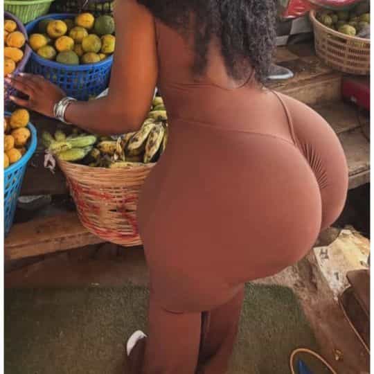 Curvycharm(700k🙏)