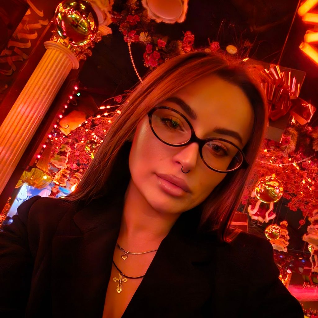 ⚜ Miss Tori 👠⚜ from RU on Tango Live