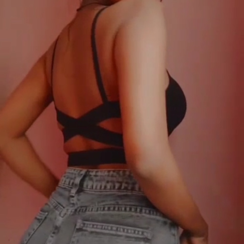 Sona from IN on Tango Live