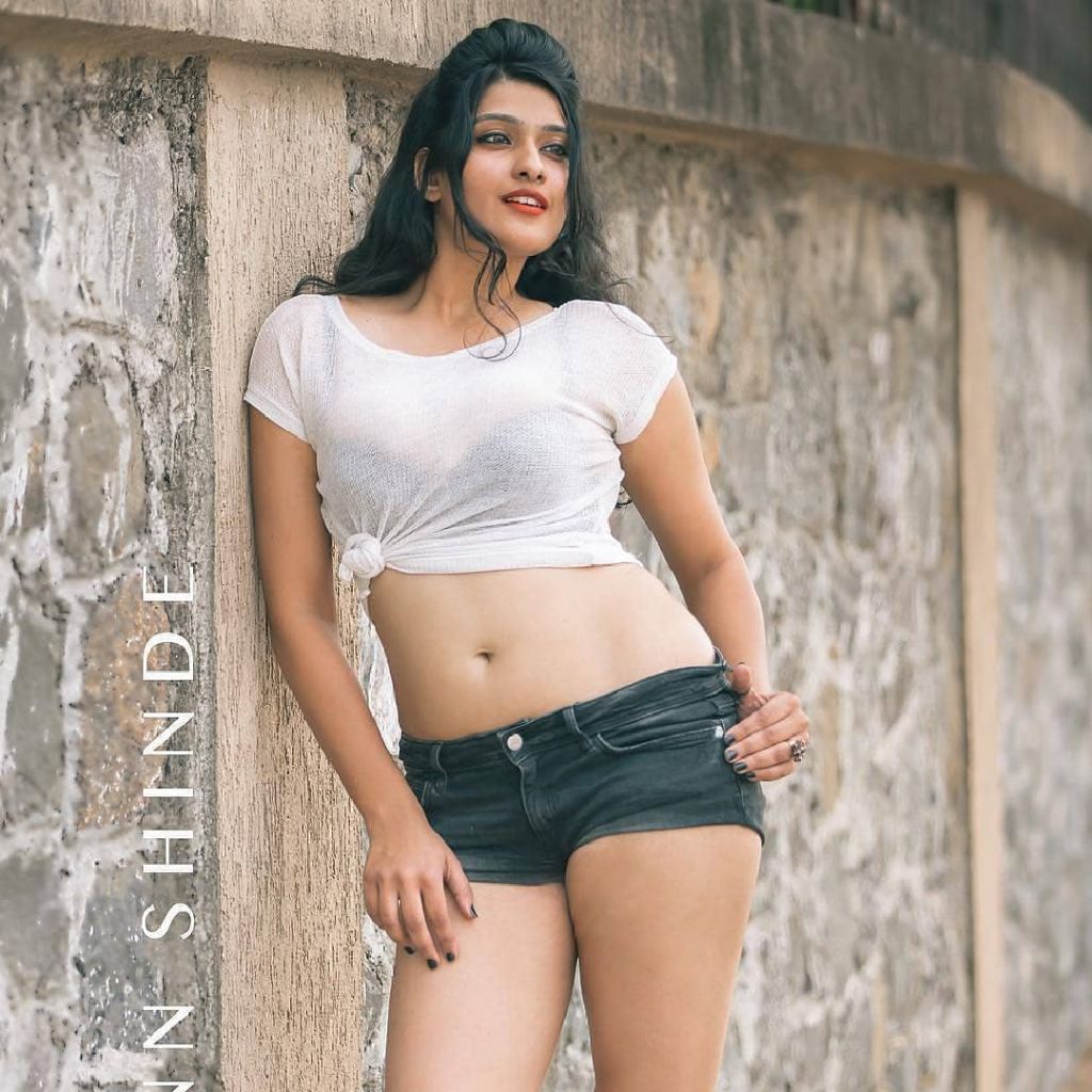 Mehak pari official from IN on Tango Live