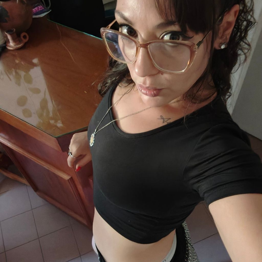 Bebelinck26 from AR on Tango Live