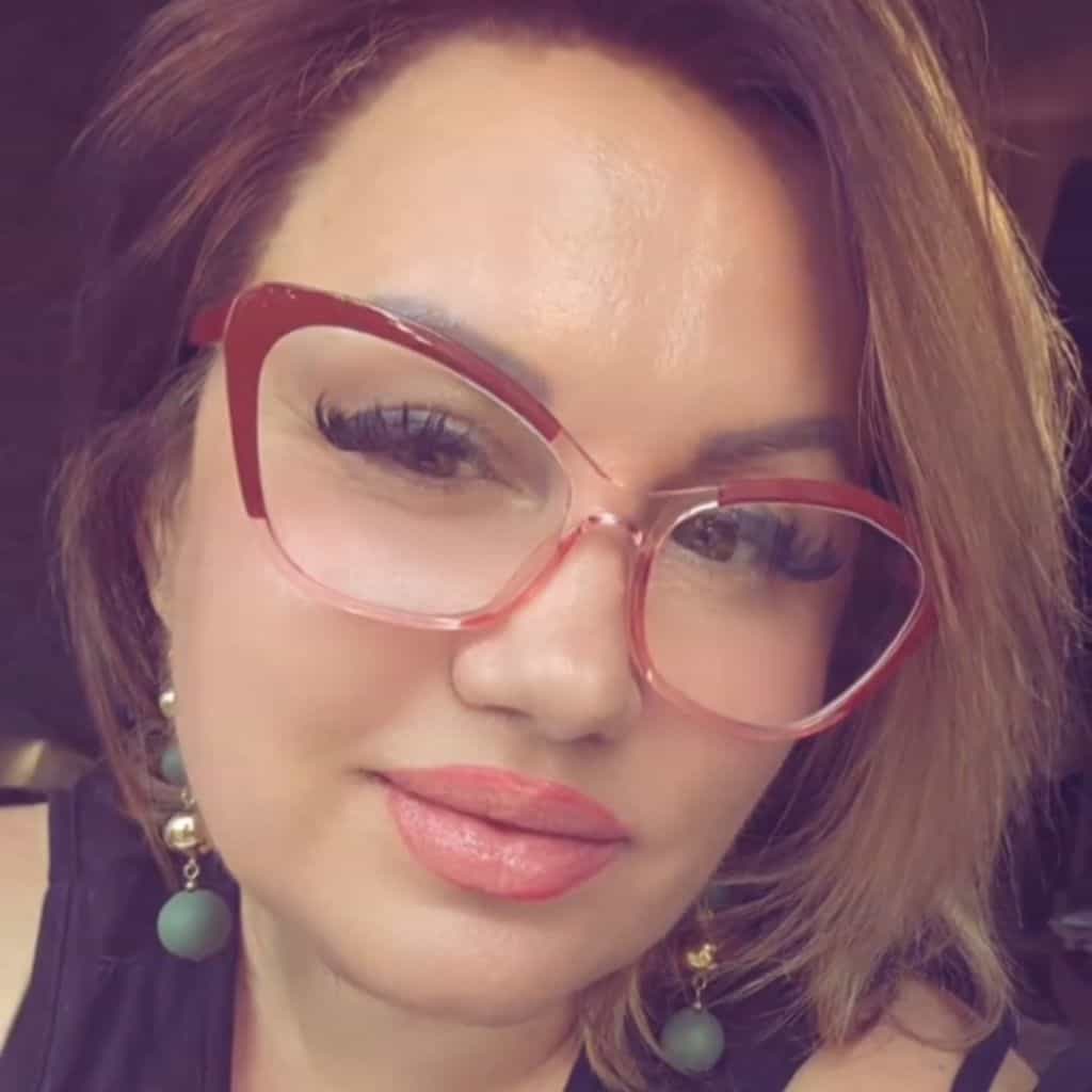 بلعب فيه اح تعالا