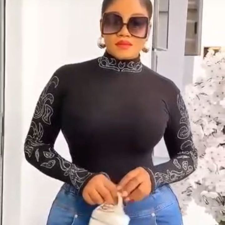 Edith from NG on Tango Live