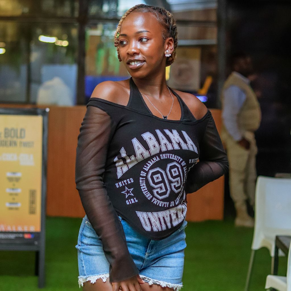 Esther Wanjiku from KE on Tango Live