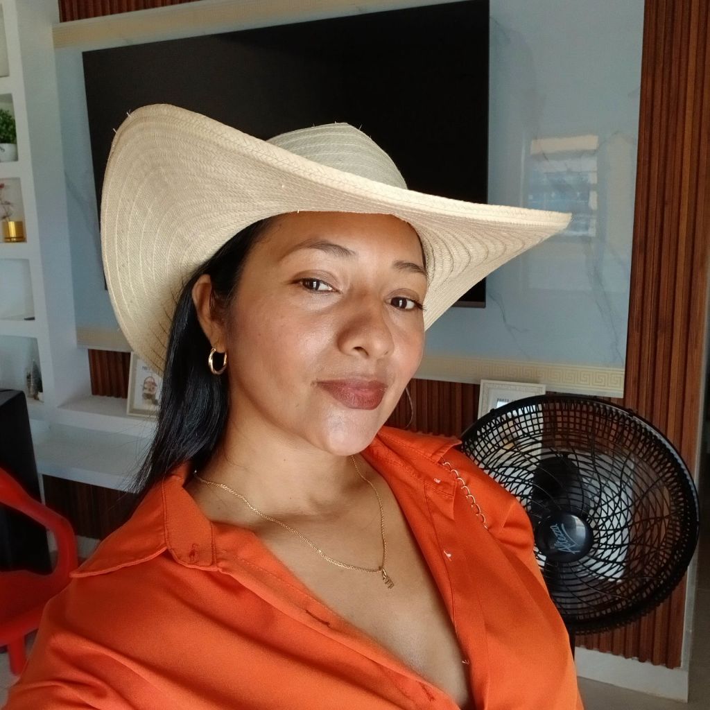 Morenita from CO on Tango Live