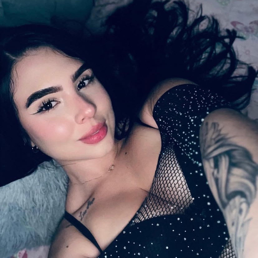 Emma 😈🍑 from CO on Tango Live