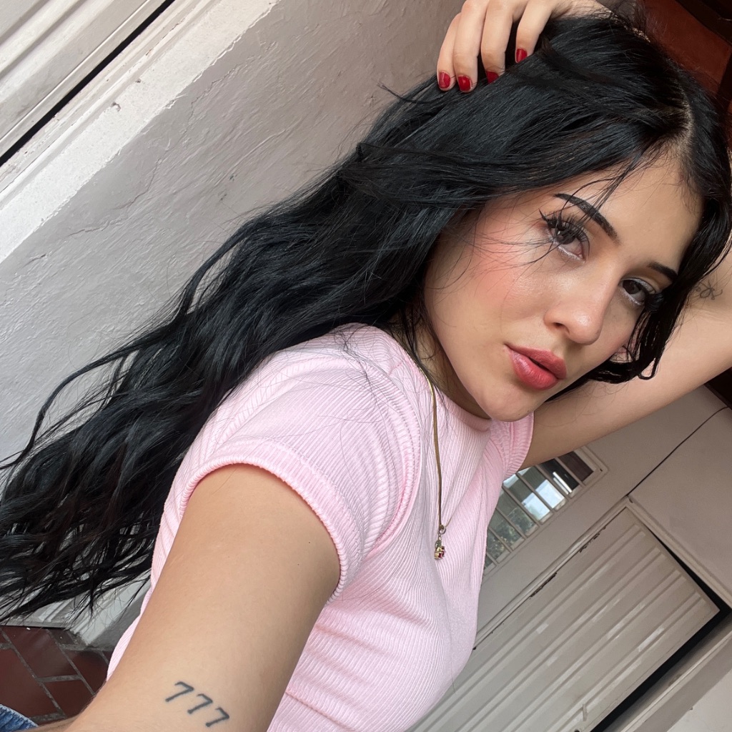 Valentina sanchez from CO on Tango Live