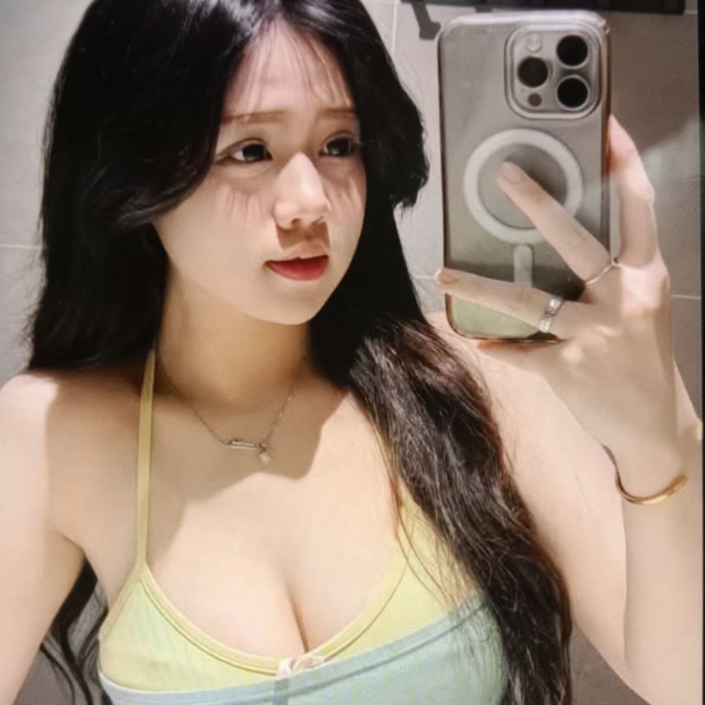Liilysa from VN on Tango Live