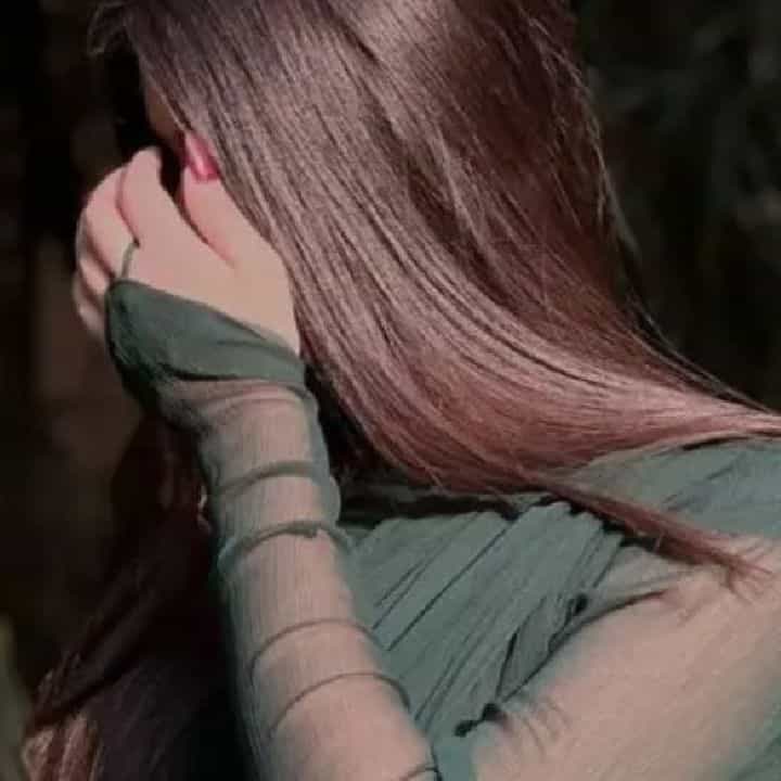 Naina .v.c .girl