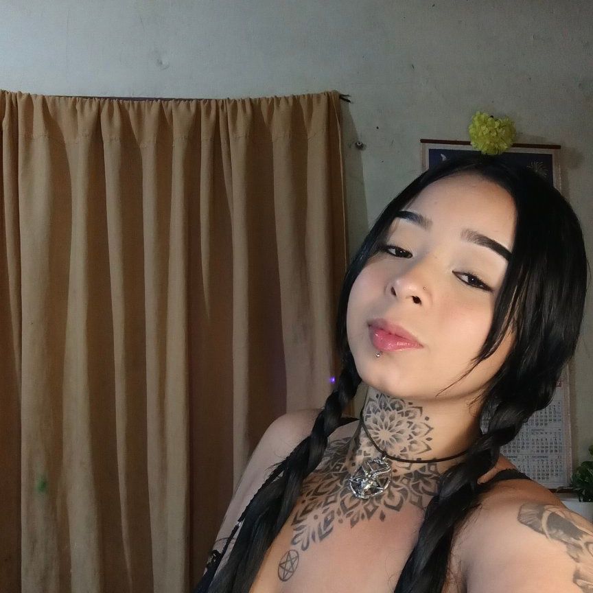 Naly from CO on Tango Live