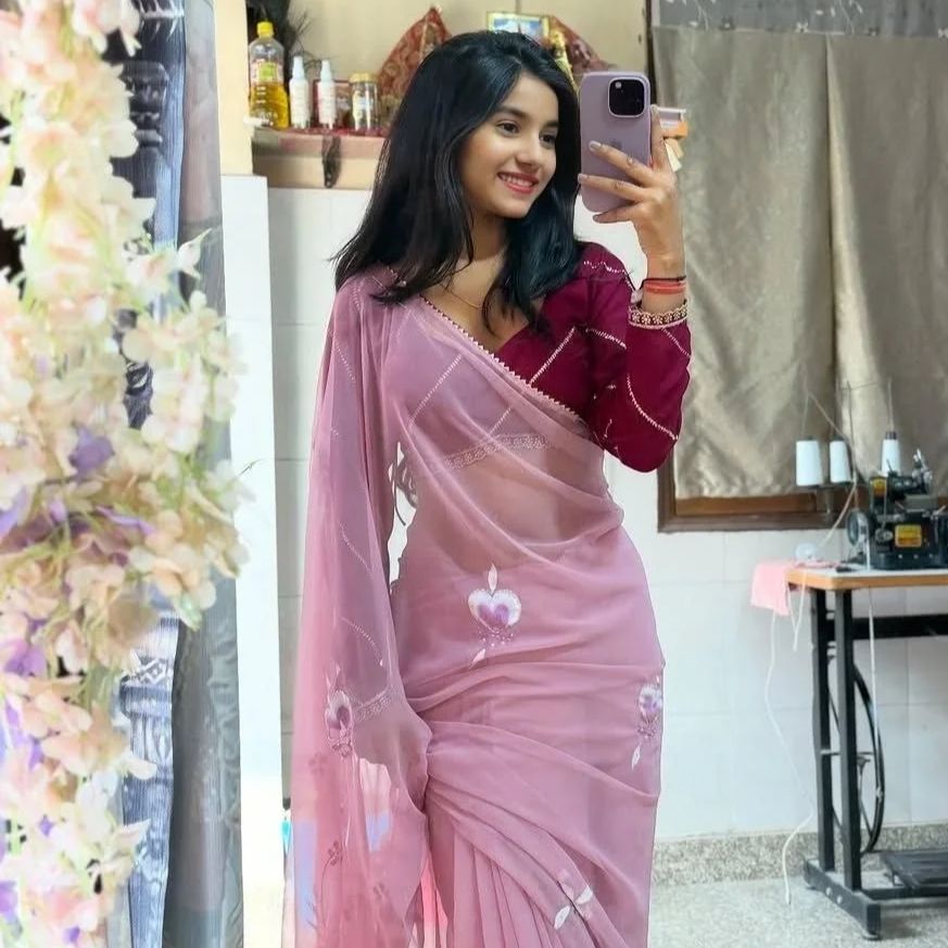 🌸sona 👑 from IN on Tango Live