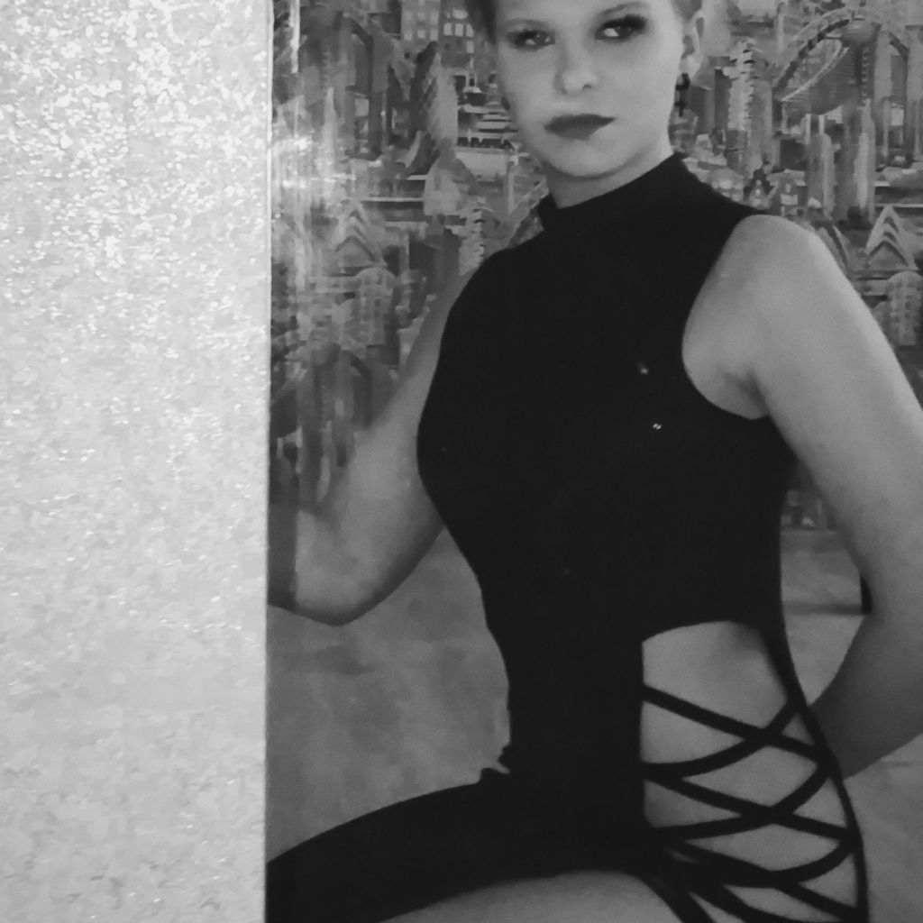 Temptress Lion from RU on Tango Live