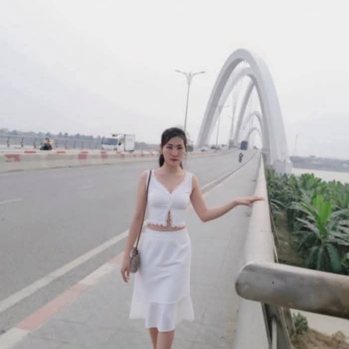 Ana from VN on Tango Live