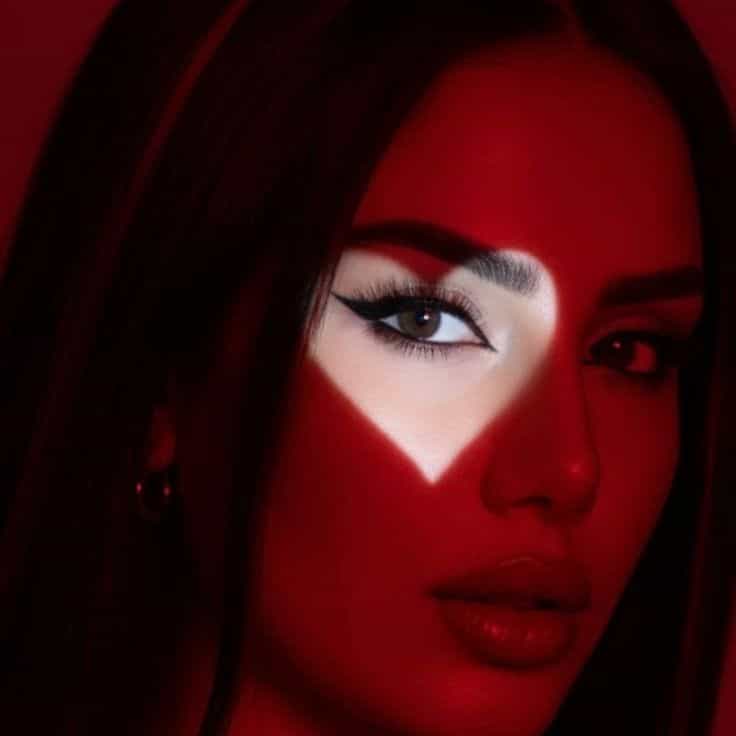 آنـــؤُثہهہ نــآيـــهہ آلَطآغي