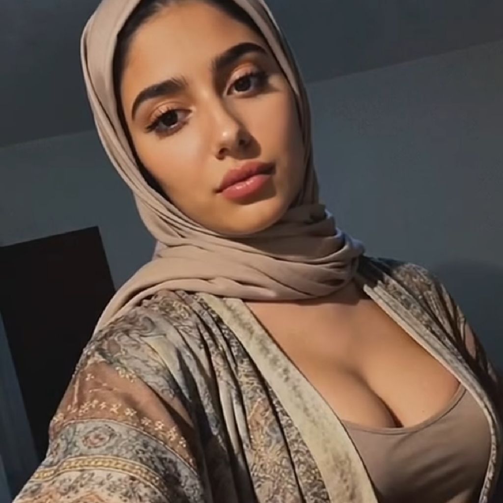 DHANIA 💕 دانيا from SA on Tango Live