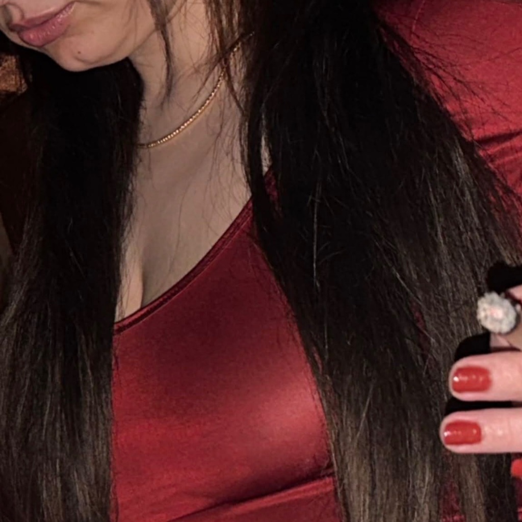 فخامة مزه on Tango Live