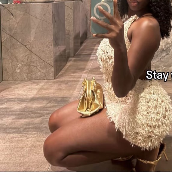 Honey plug from NG on Tango Live
