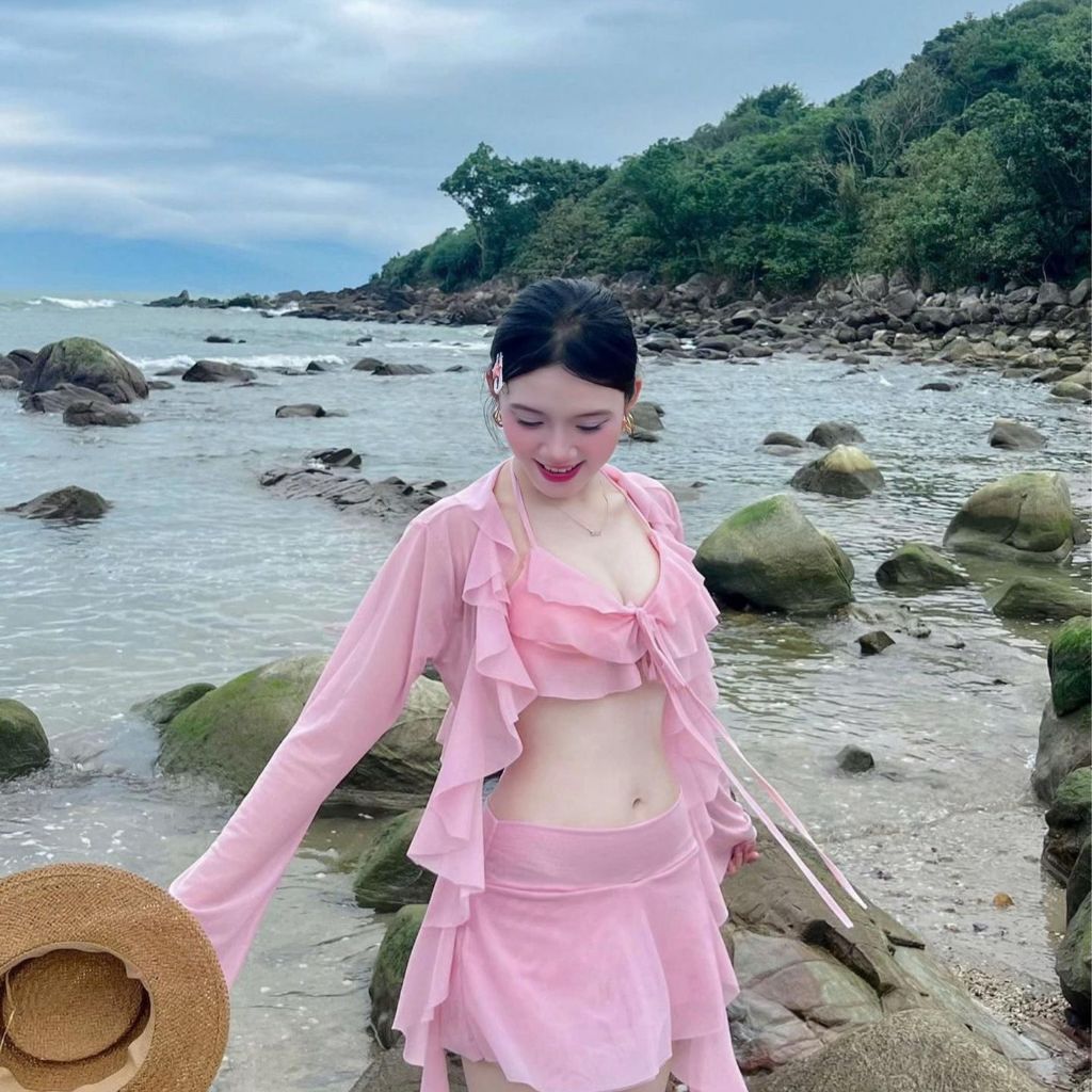 Coca from VN on Tango Live