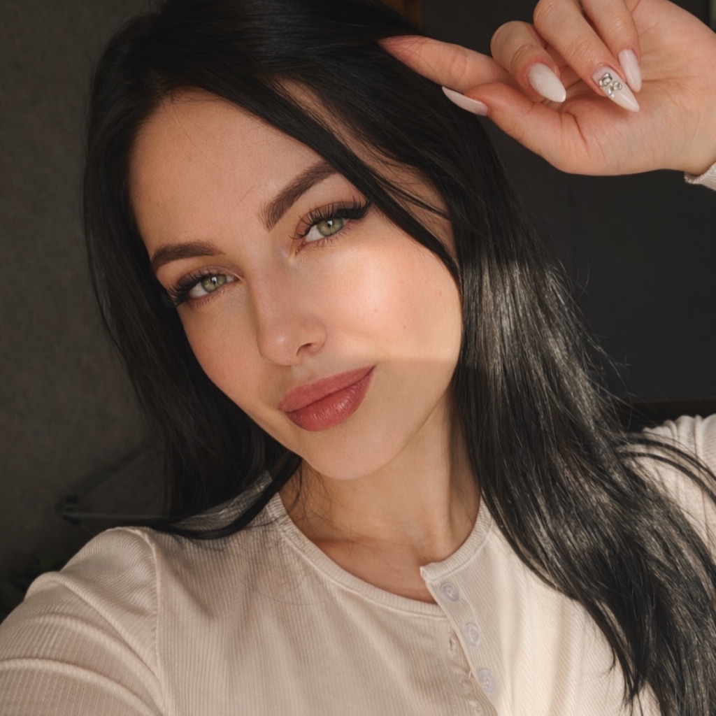 Hanna🌪️ from UA on Tango Live
