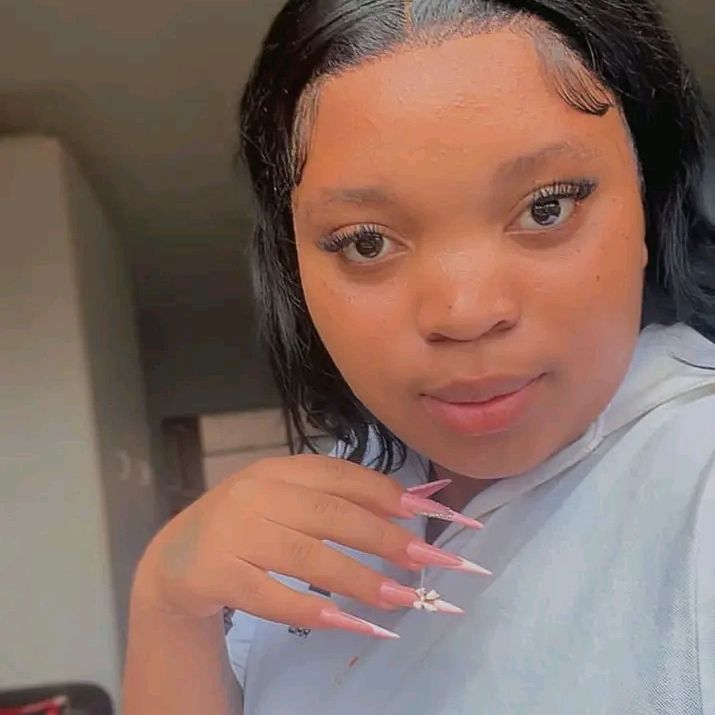 Khanyipoppy from ZA on Tango Live