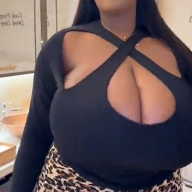 Creamy queen😋👑 on Tango Live
