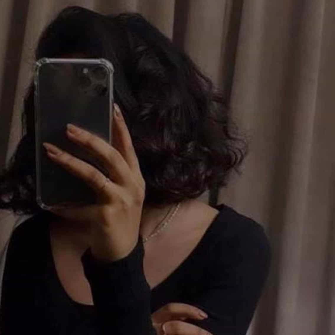 غيدوھ🍭تتمشى بين الزهور🌷