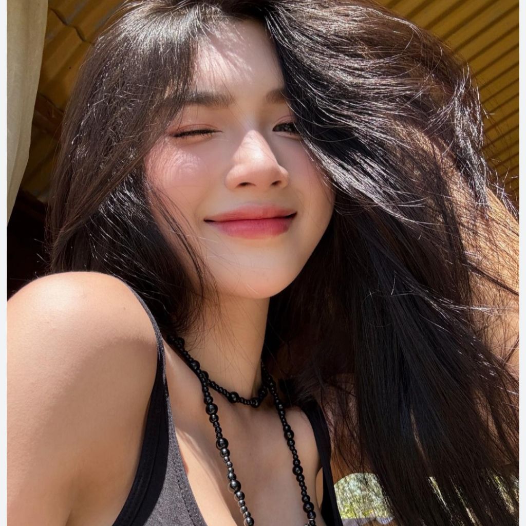 Ana from VN on Tango Live