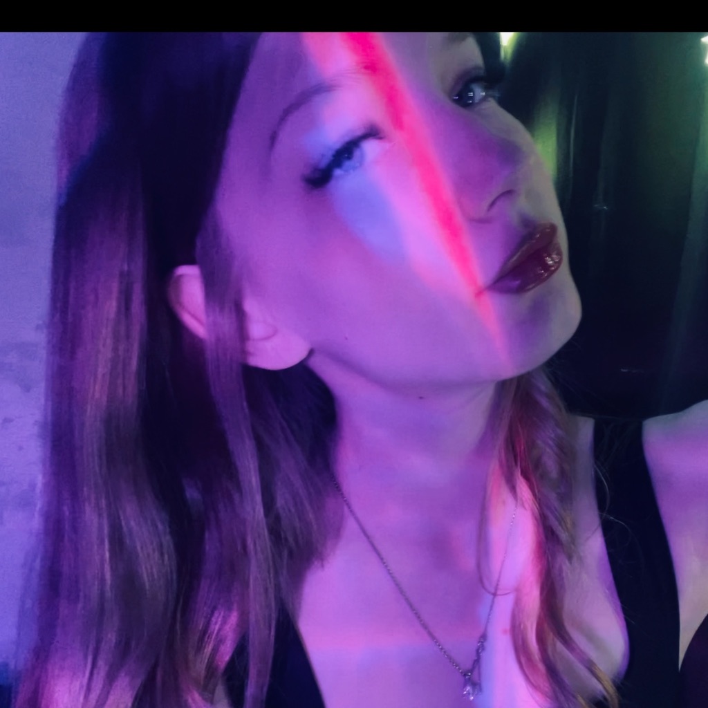 Milana from UA on Tango Live
