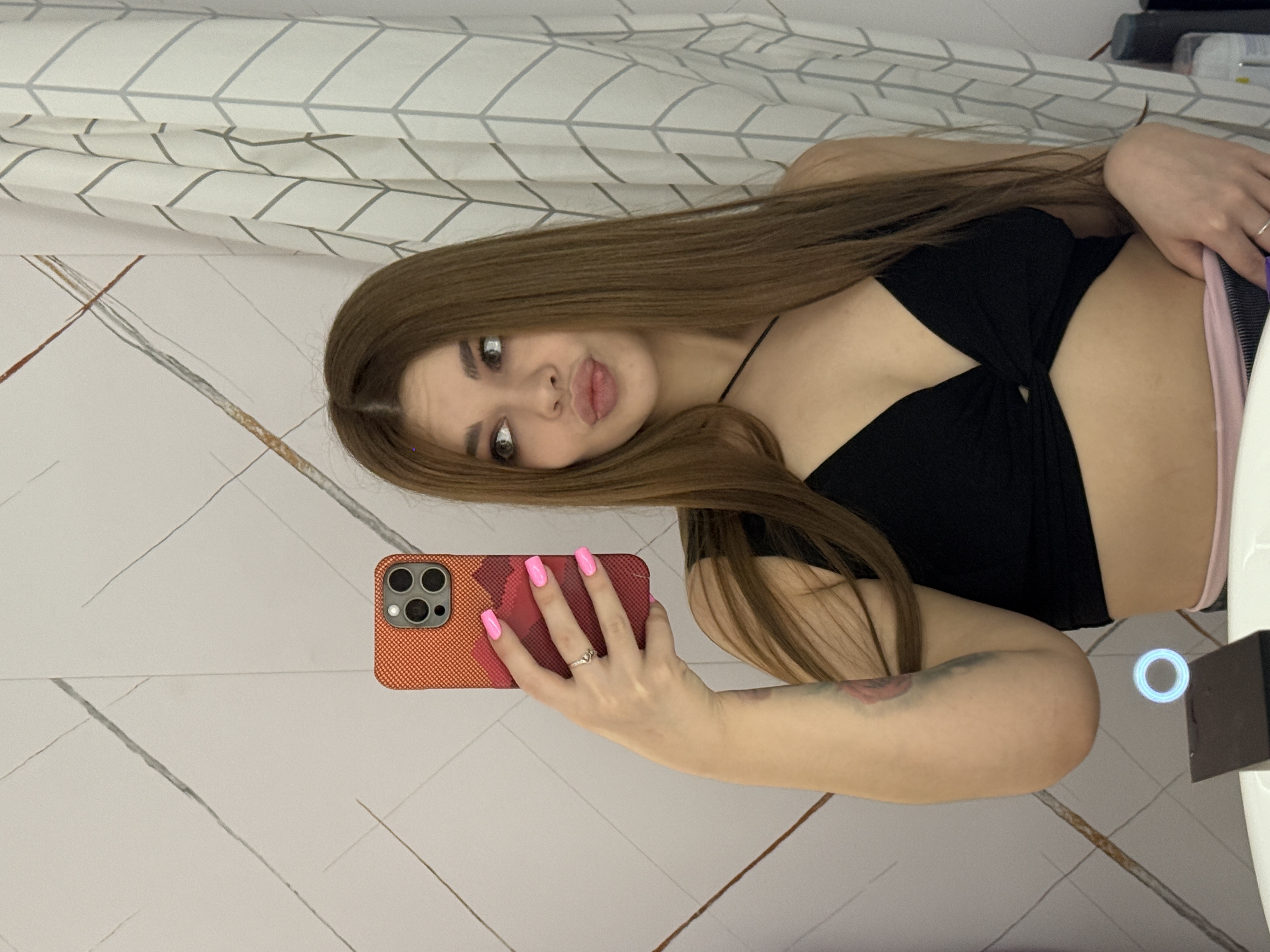 Alisa from RU on Tango Live