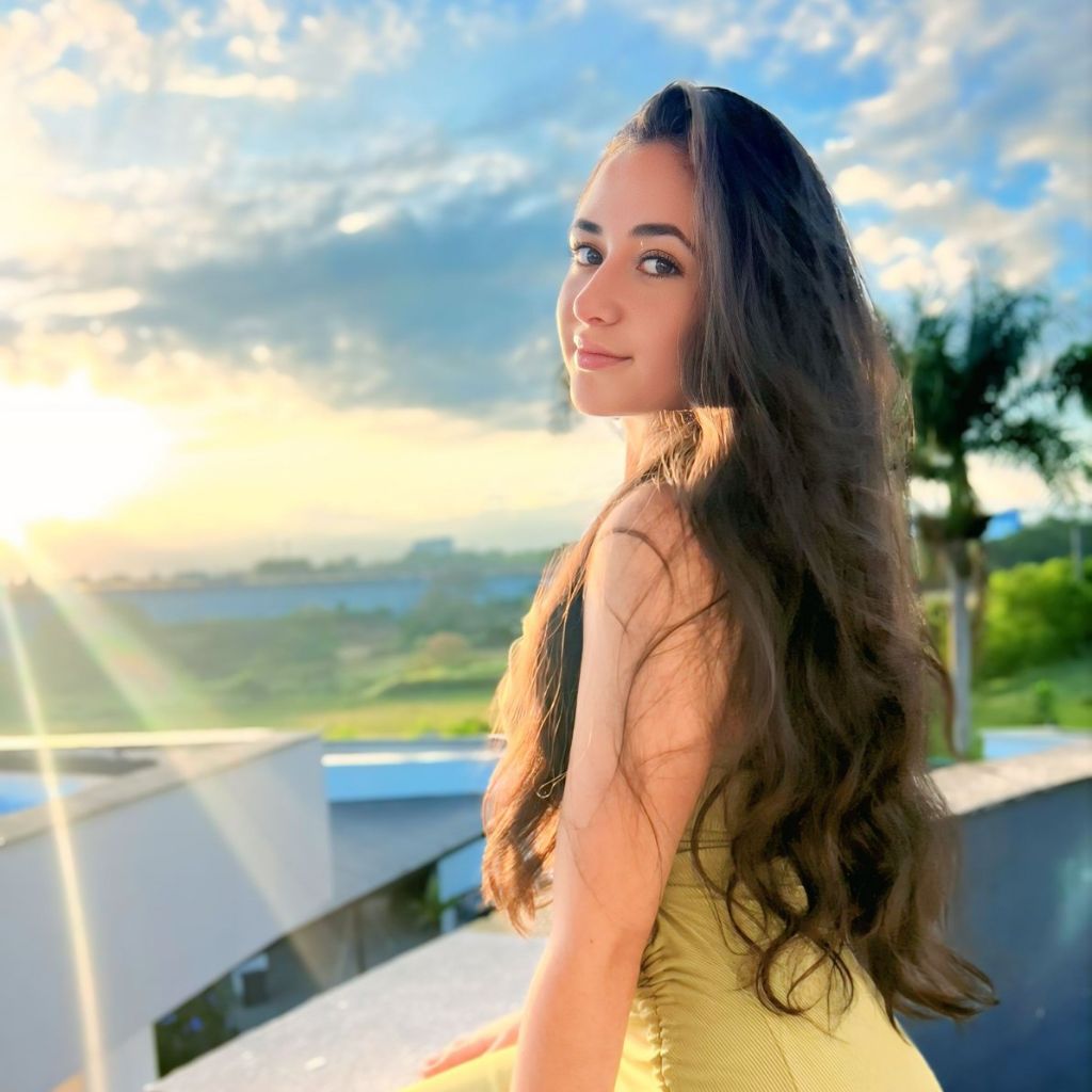 Sofia 💕 from CO on Tango Live