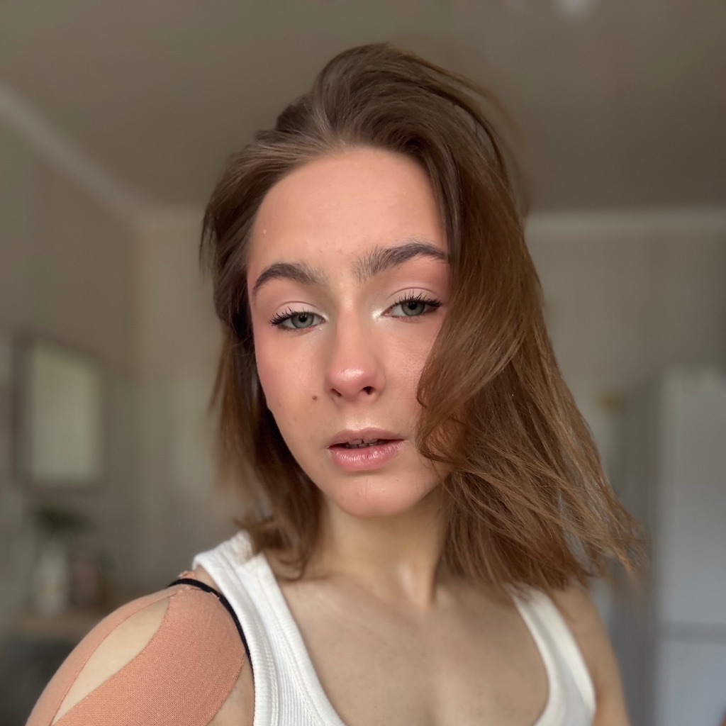Alenka 🎀 from RU on Tango Live