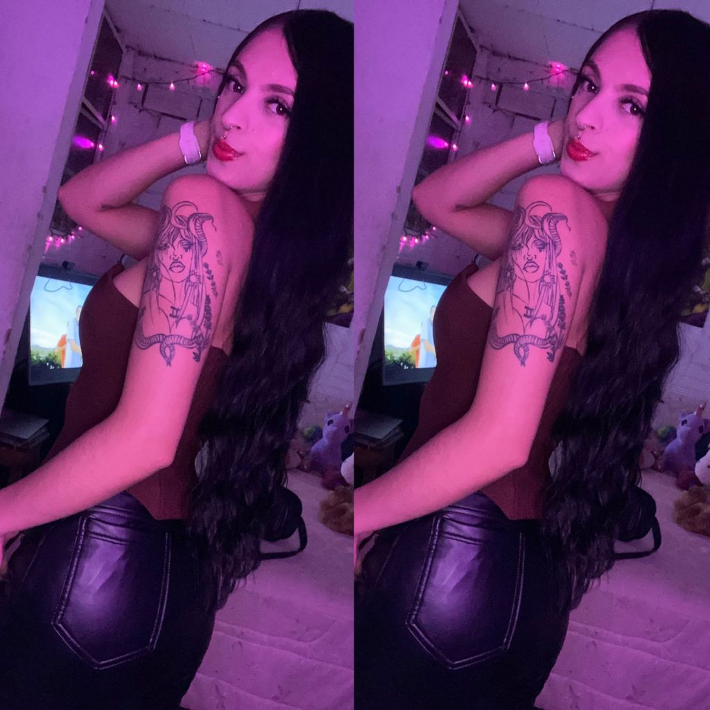 Lauraa Reyess from CO on Tango Live