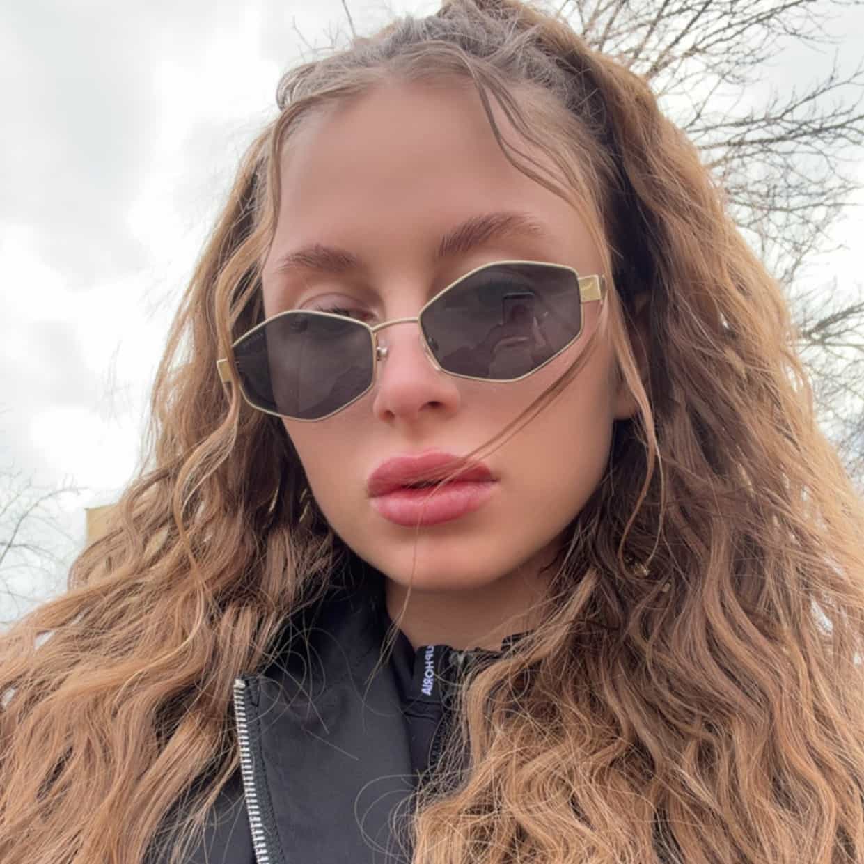ILONA 🐣 ⁶⁹