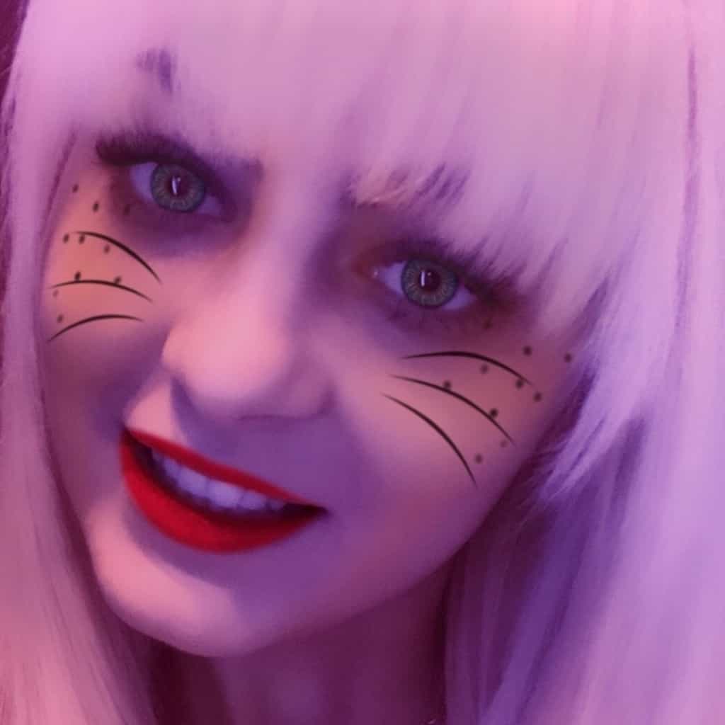 👻 …