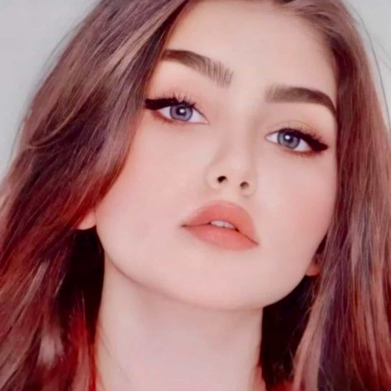 .👸