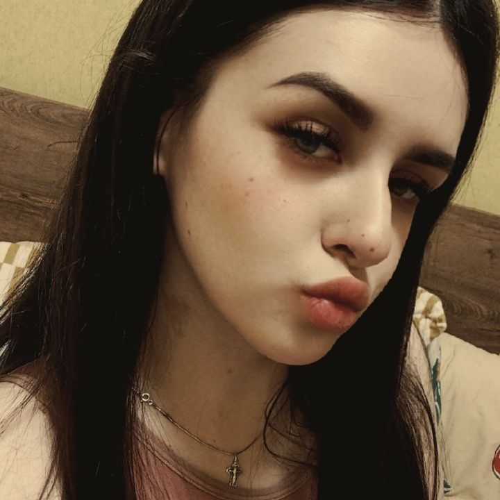 Dayana from UA on Tango Live