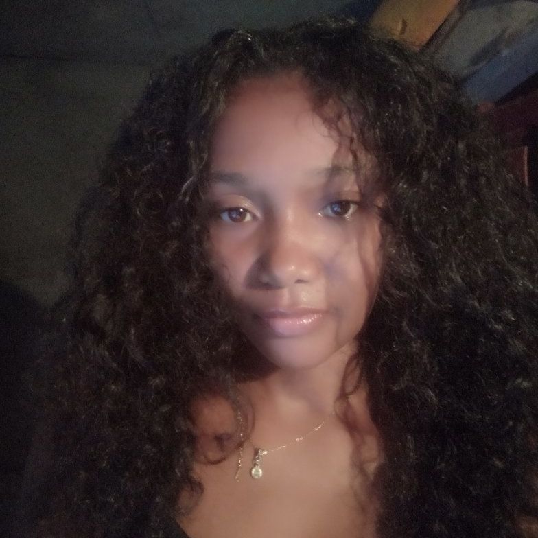 Juliie😘 from MG on Tango Live